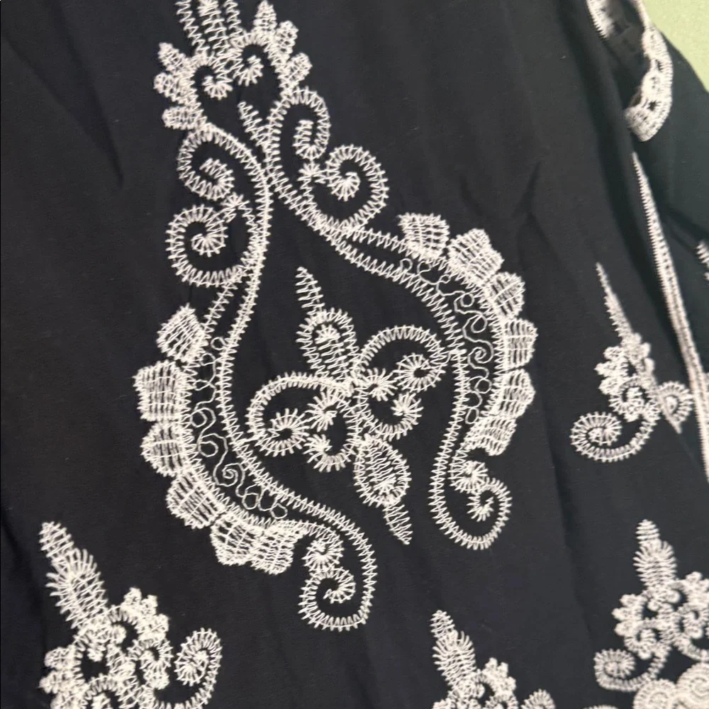 Ultra Pink Black Tank Top with White Crochet & Embroidery - Picture 4 of 11